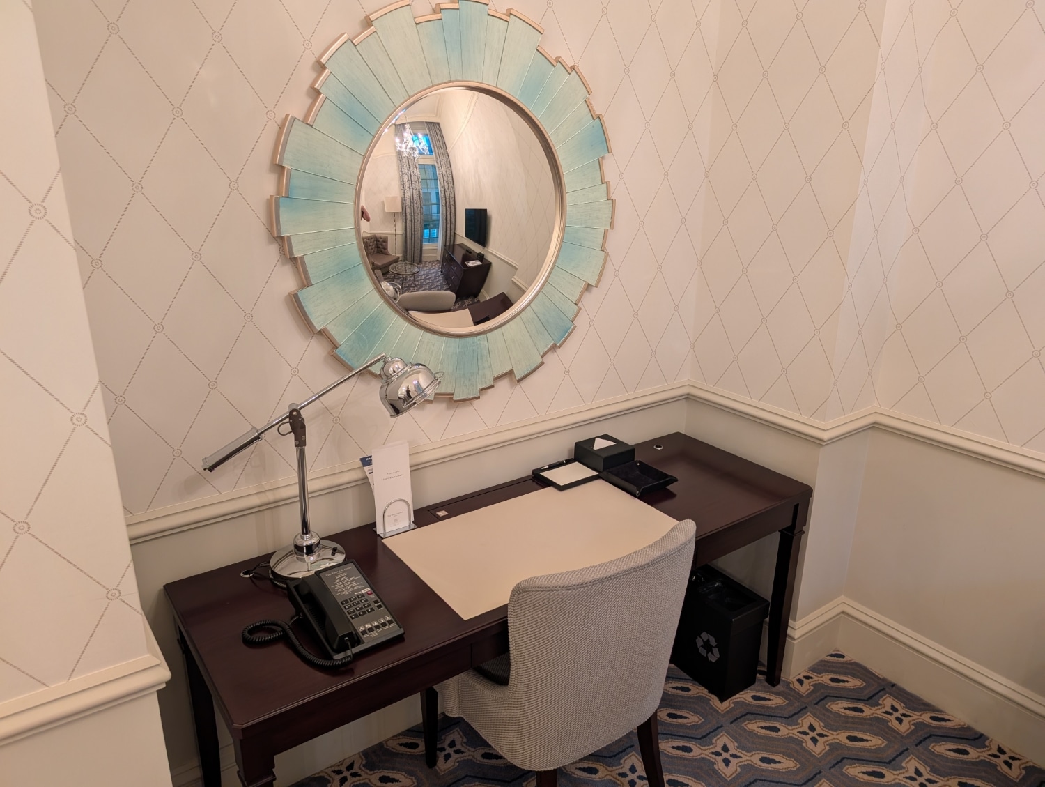 tokyo station hotel dome side king room living room desk