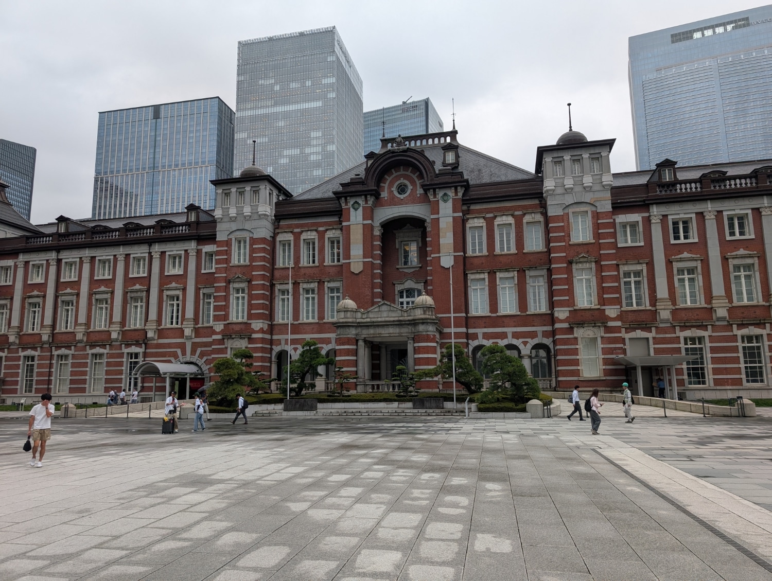 tokyo station hotel exterior