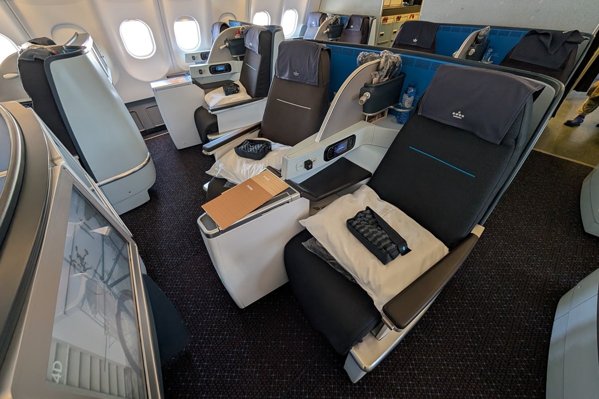 klm business class a330-300 review featured image