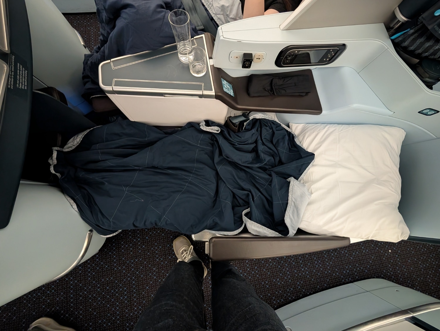 klm business class lie-flat bed made
