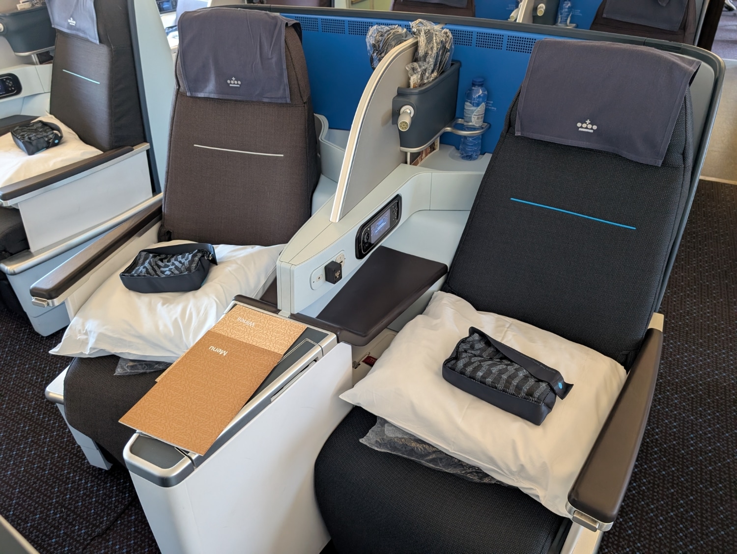 klm business class middle seats