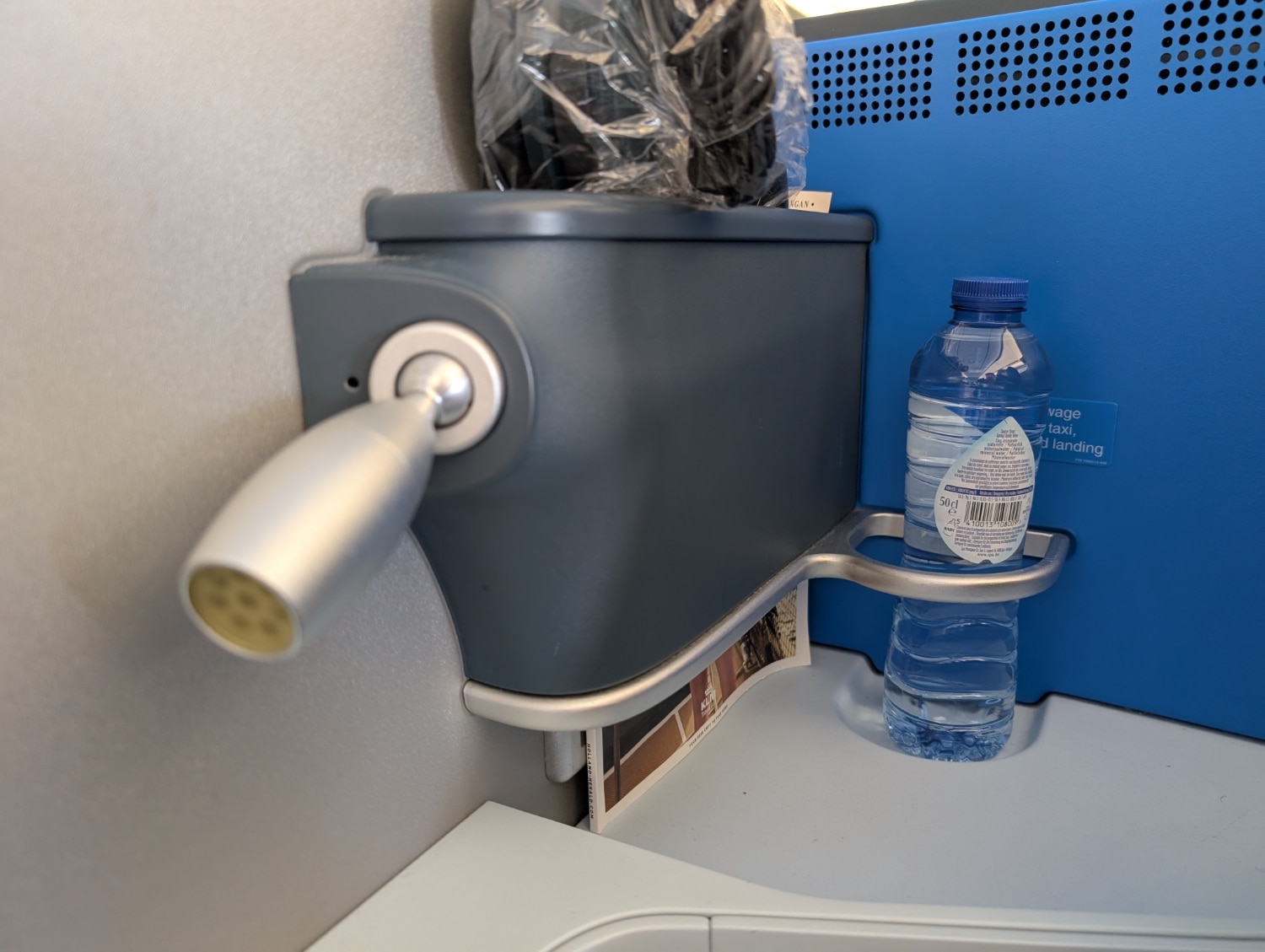 klm business class storage space