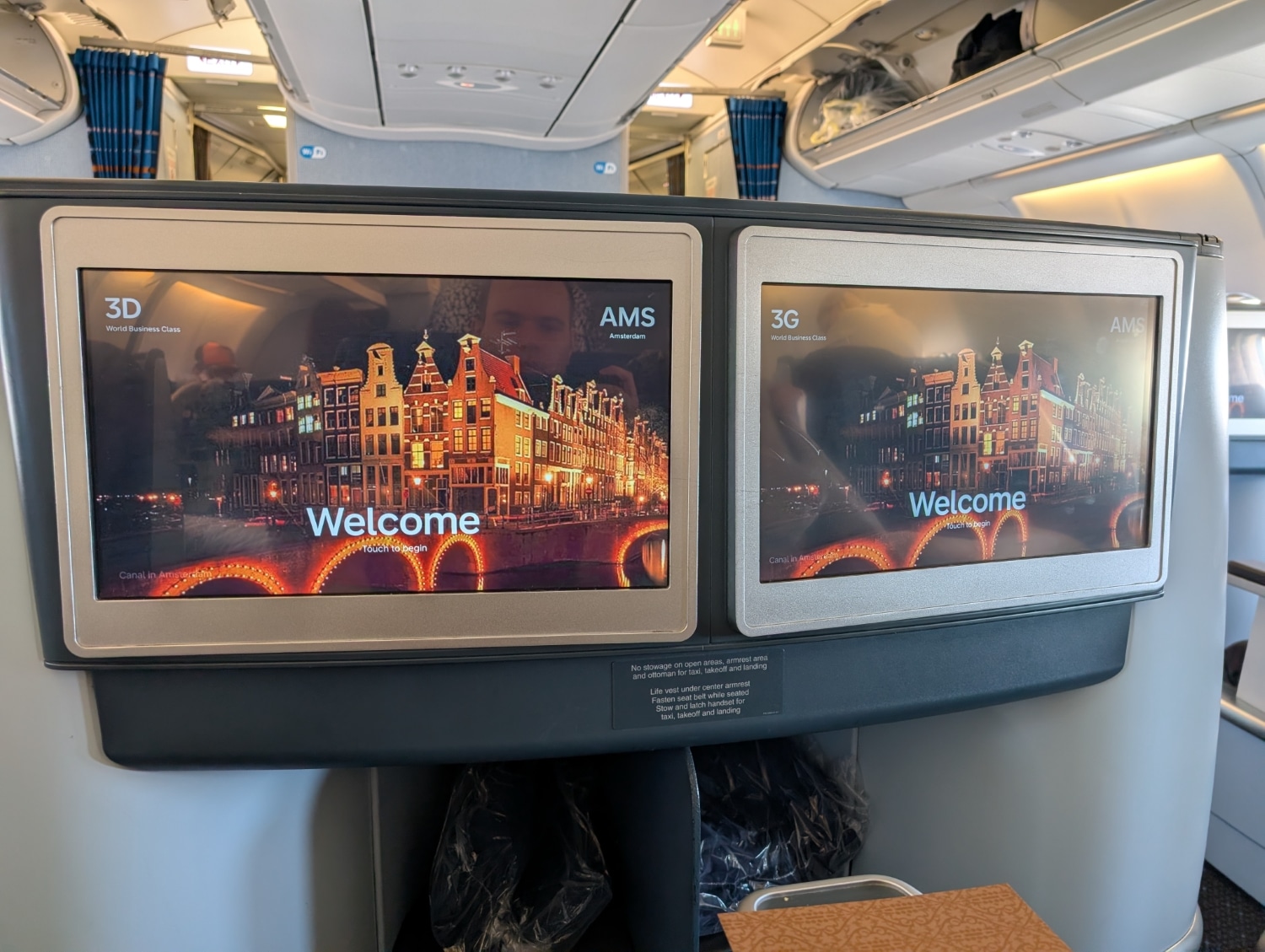 klm business class two entertainment consoles